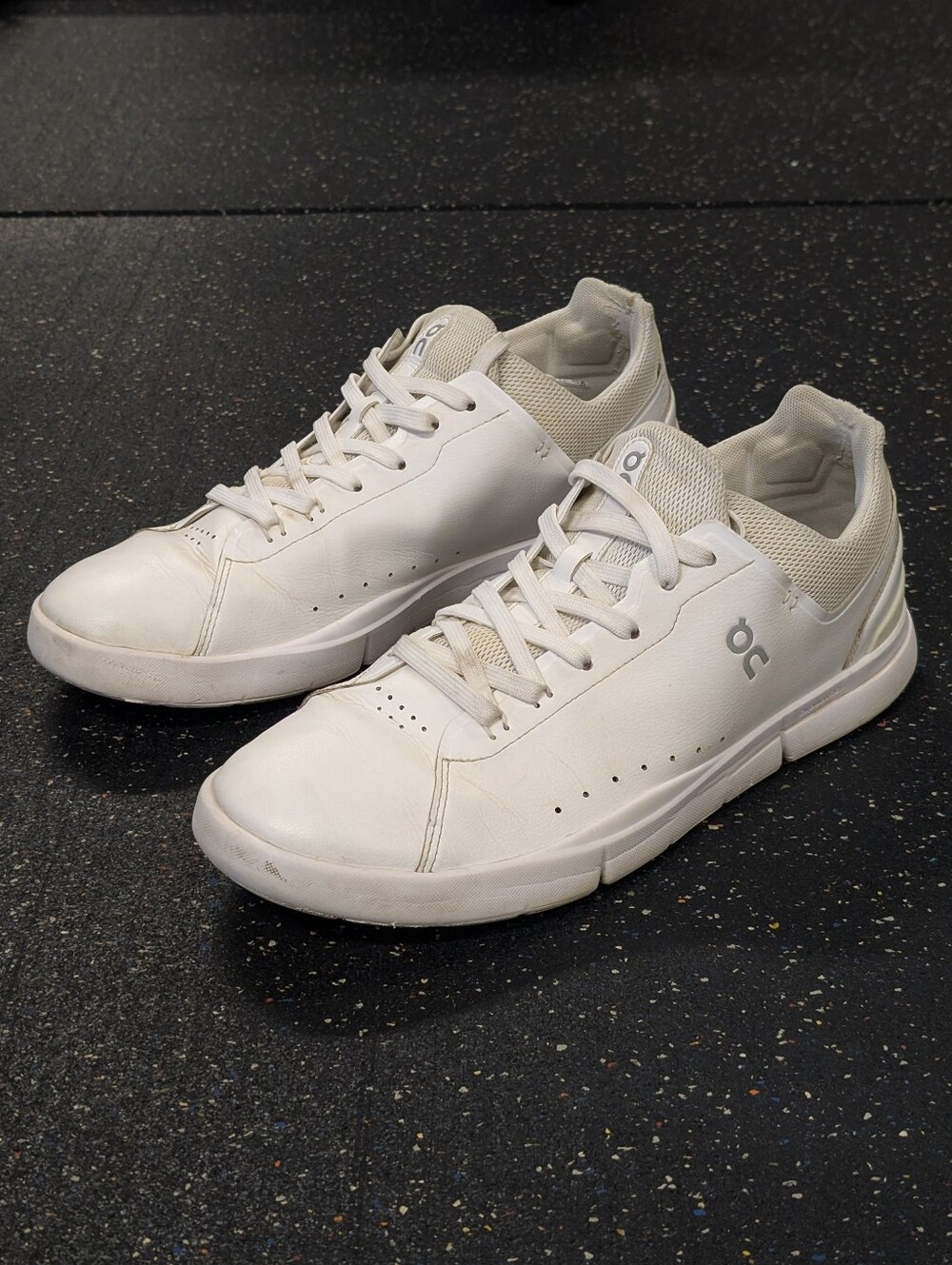 ON Running The Roger Advantage Sneaker Shoe Triple White Tennis Men Size 11 US